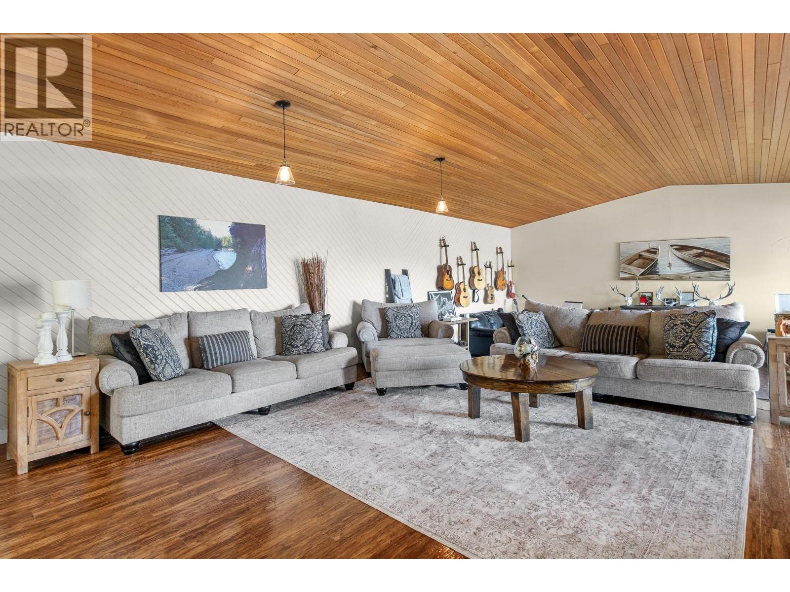 1281 15 Street SE, Salmon Arm, British Columbia  V1E 2G8 - Photo 5 - 10400124