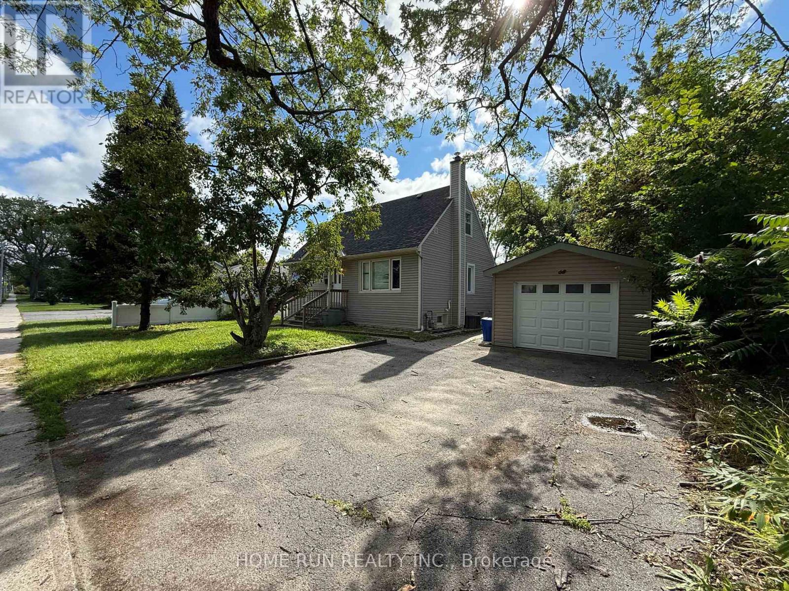 68 MEADOWLANDS DRIVE W, Ottawa, Ontario