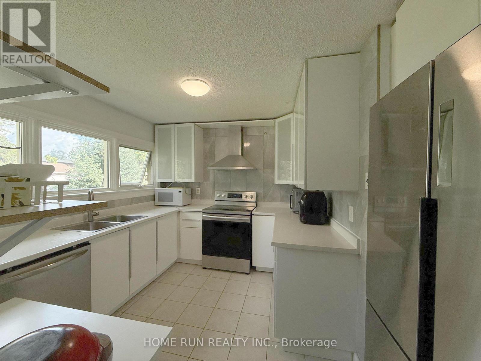 68 Meadowlands Drive W, Ottawa, Ontario  K2G 2R6 - Photo 4 - X13783504