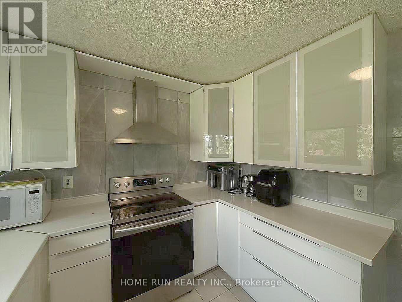 68 Meadowlands Drive W, Ottawa, Ontario  K2G 2R6 - Photo 5 - X13783504