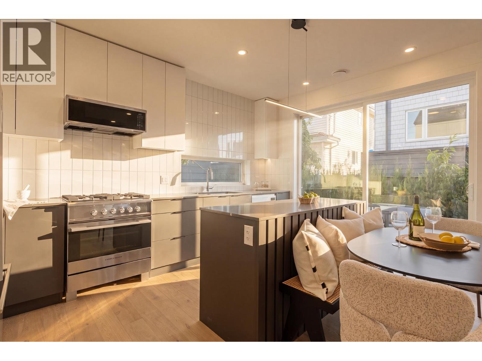 2796 Cambridge Street, Vancouver, British Columbia  V5K 1L7 - Photo 4 - R3165463