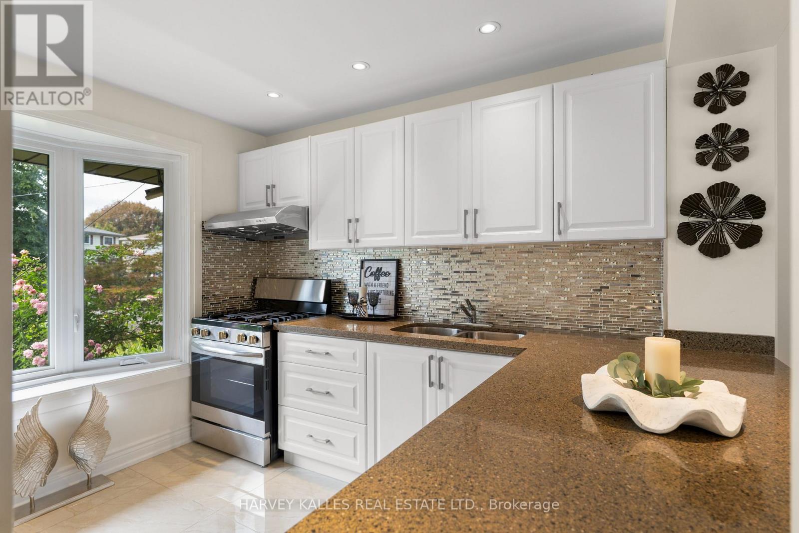 225 Hollyberry Trail, Toronto, Ontario  M2H 2P3 - Photo 9 - C13779480