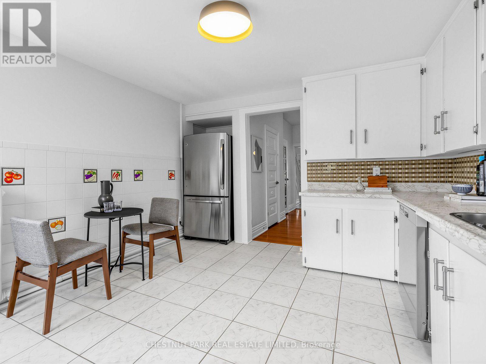 464 Montrose Avenue, Toronto, Ontario  M6G 3H1 - Photo 14 - C13783528