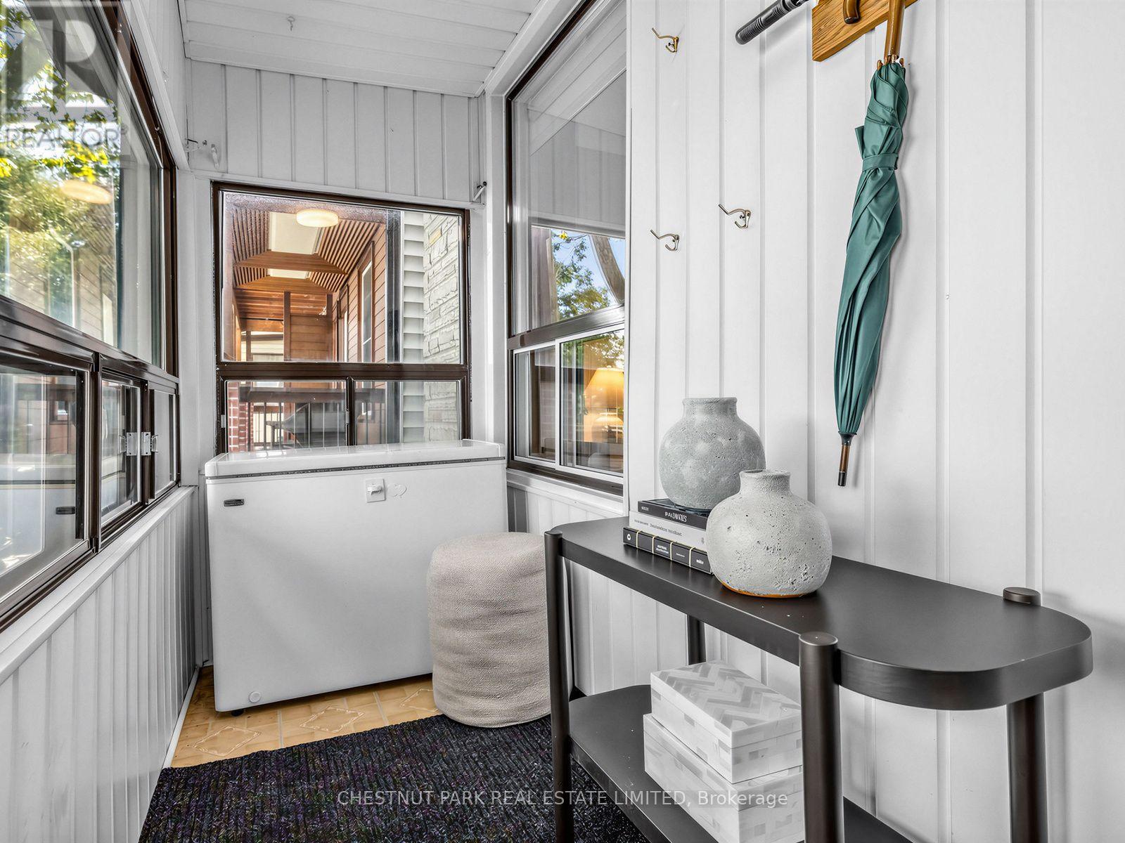 464 Montrose Avenue, Toronto, Ontario  M6G 3H1 - Photo 3 - C13783528