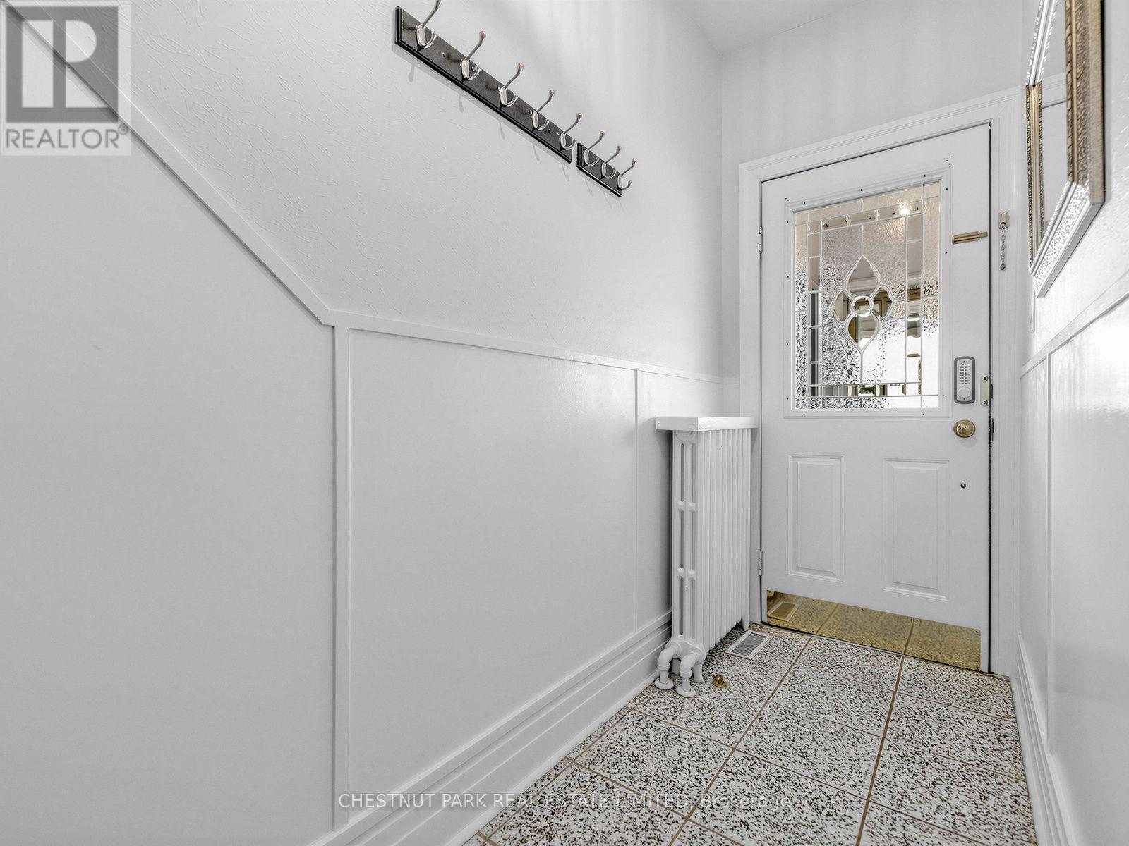464 Montrose Avenue, Toronto, Ontario  M6G 3H1 - Photo 4 - C13783528