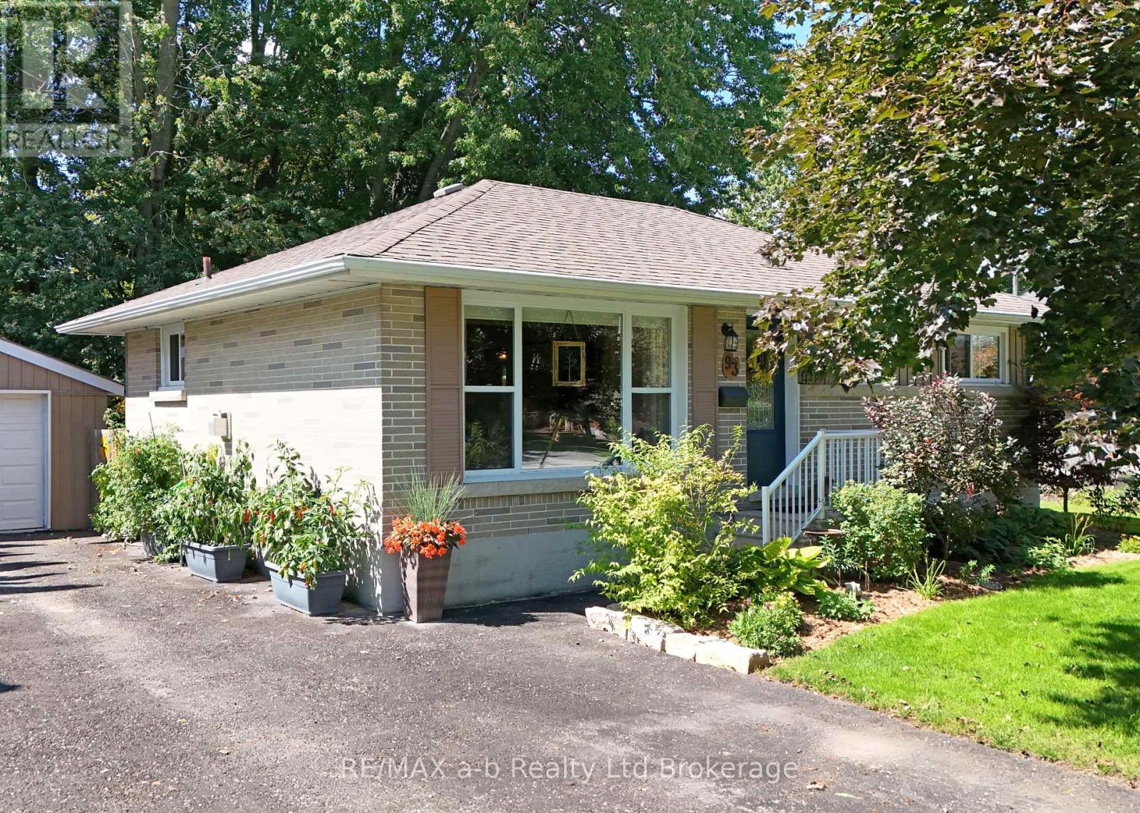 93 North Park Crescent, Woodstock, Ontario  N4S 7M1 - Photo 3 - X13783532