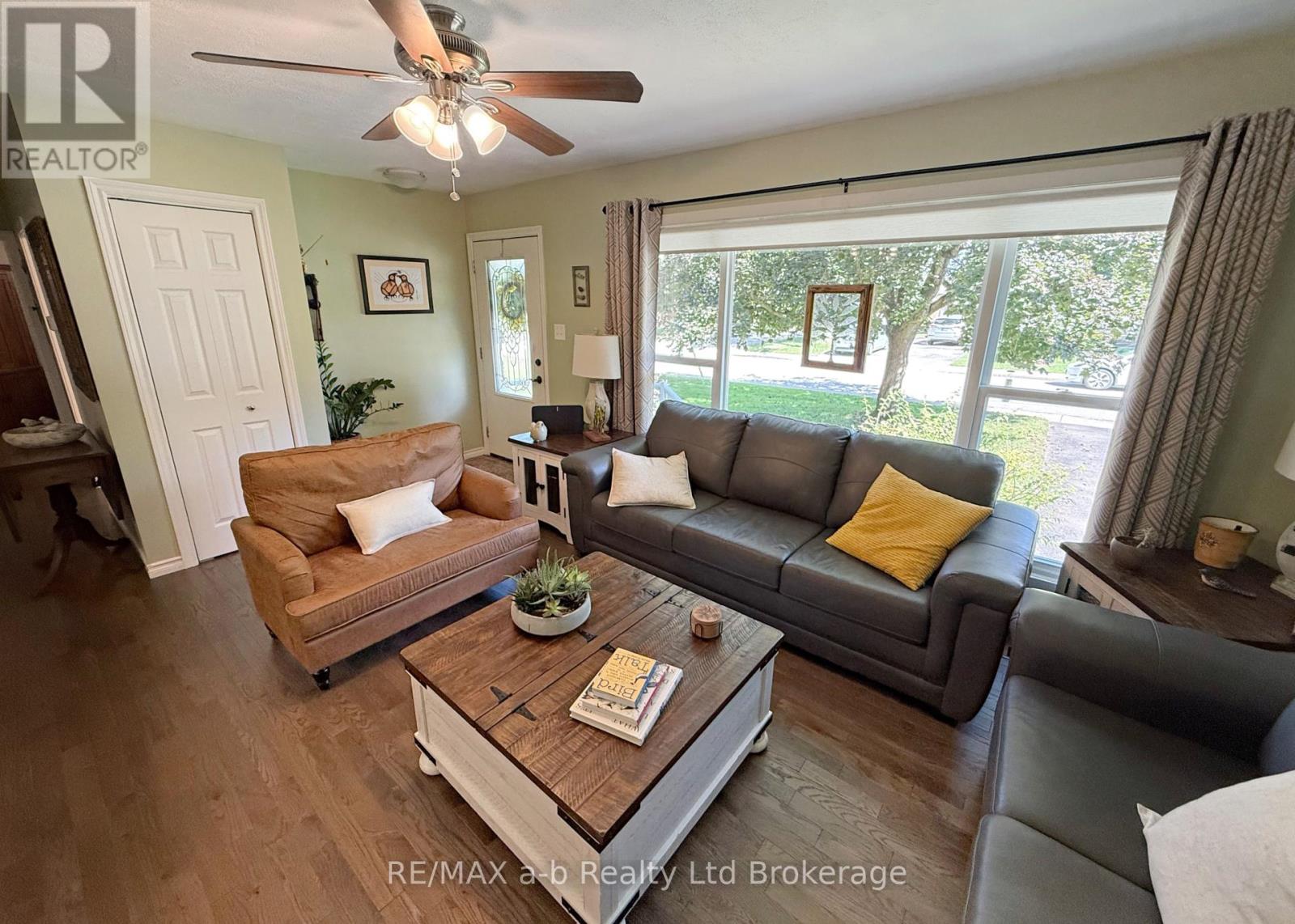 93 North Park Crescent, Woodstock, Ontario  N4S 7M1 - Photo 8 - X13783532