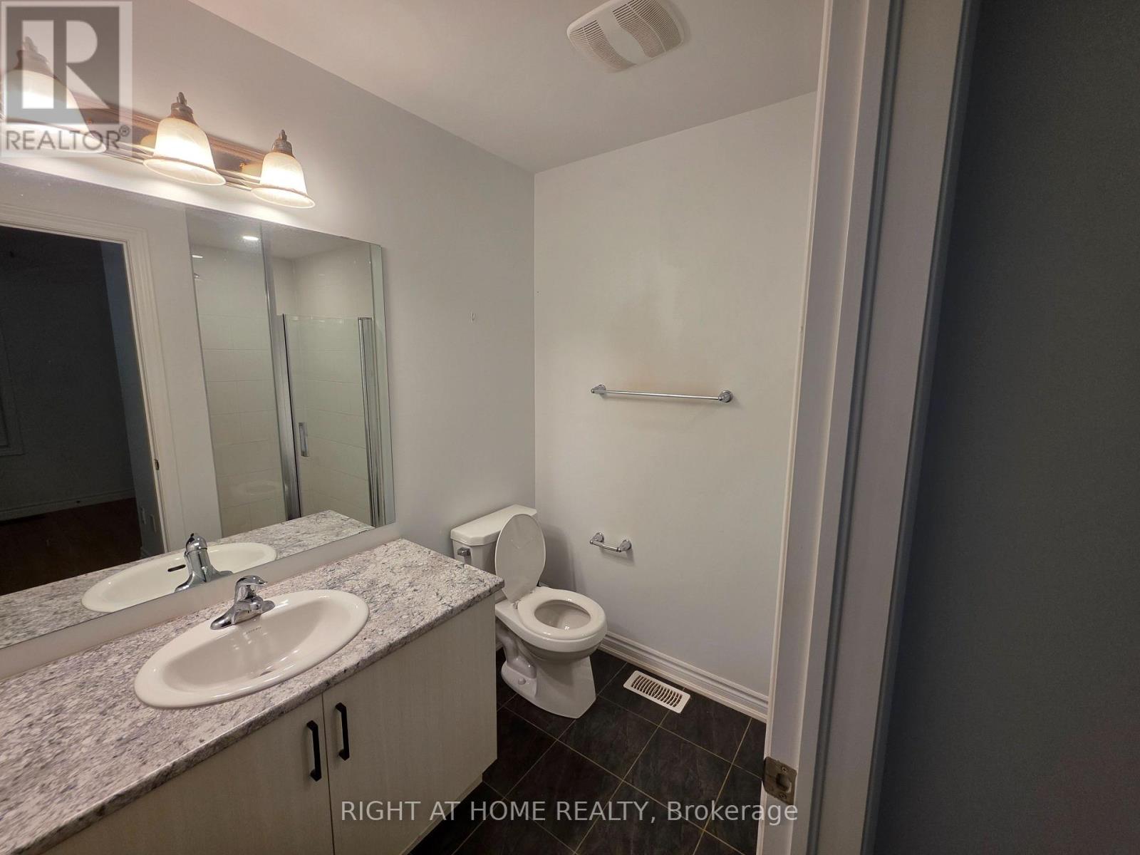765 Eddystone Path, Oshawa, Ontario  L1H 0A7 - Photo 10 - E13783536