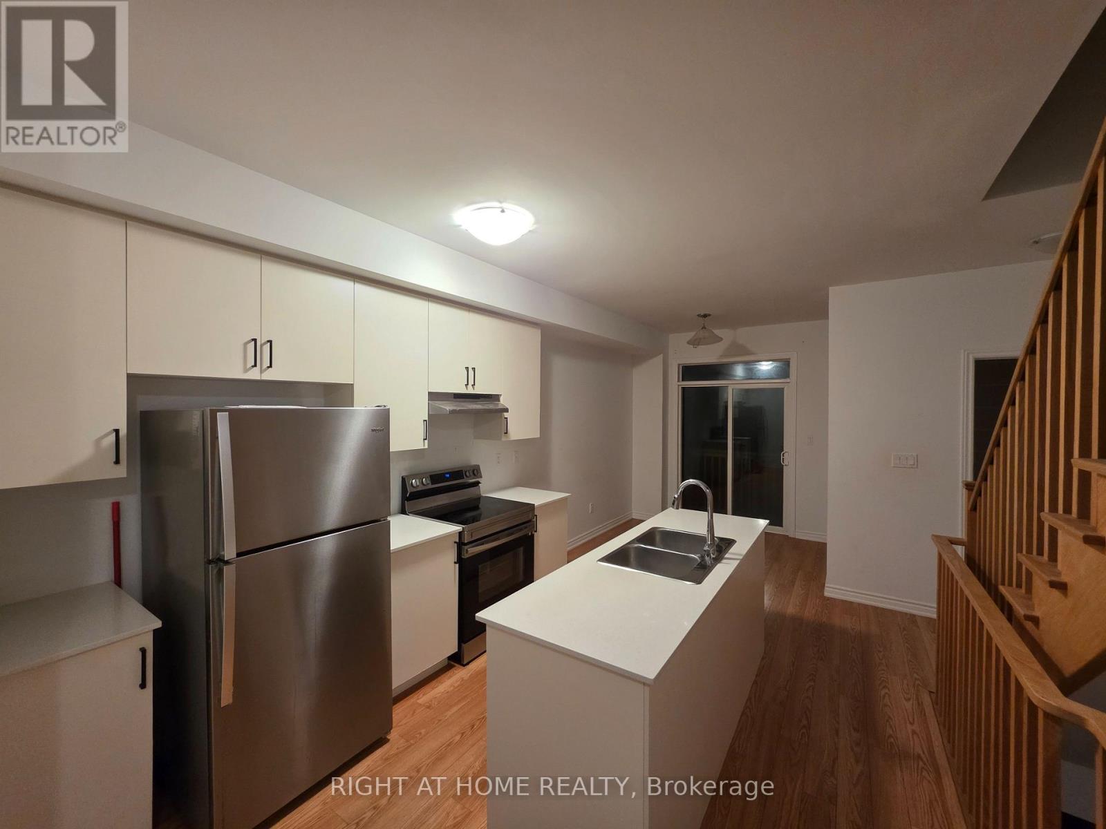 765 Eddystone Path, Oshawa, Ontario  L1H 0A7 - Photo 6 - E13783536