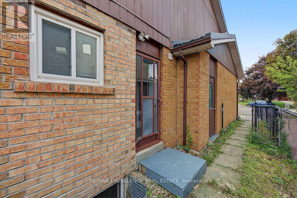 114 Elderwood Place, Brampton, Ontario  L6V 3N3 - Photo 25 - W13783516