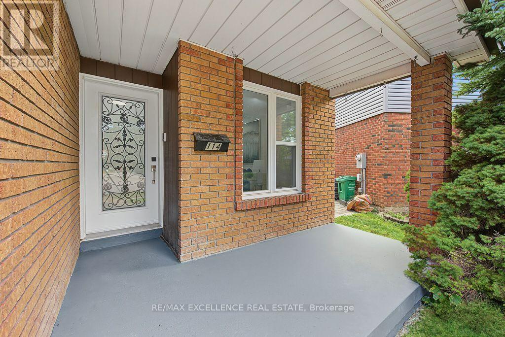 114 Elderwood Place, Brampton, Ontario  L6V 3N3 - Photo 7 - W13783516