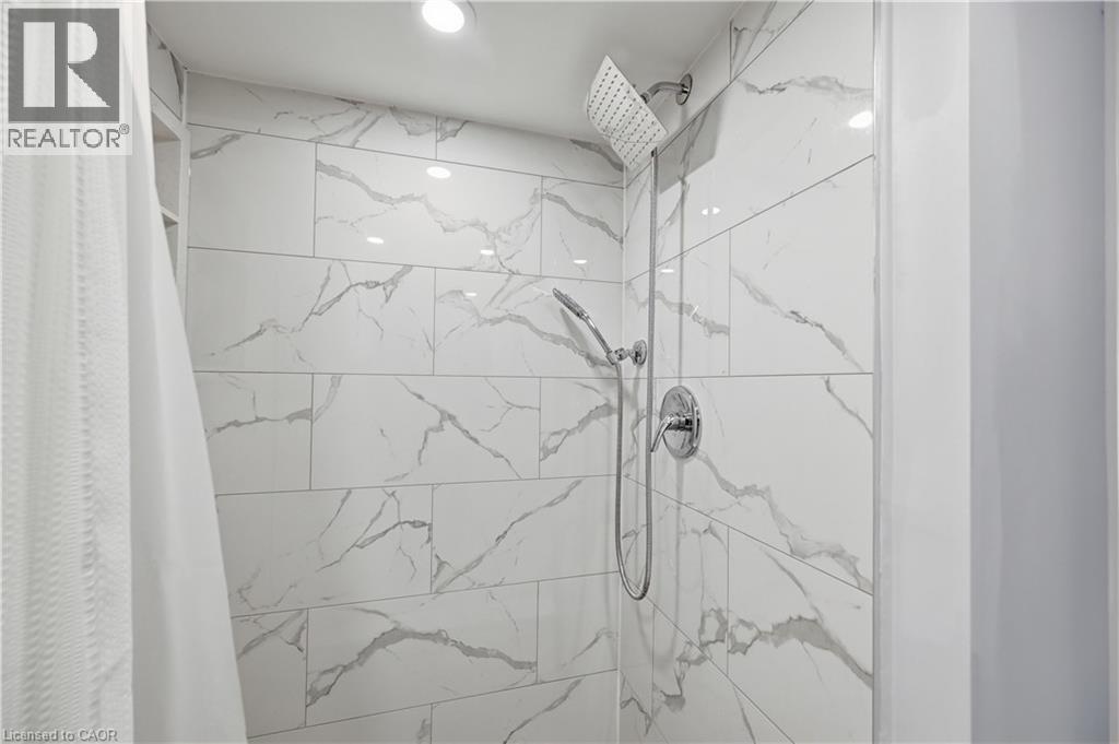 18 Ipswich Place, Hamilton, Ontario  L8K 3E7 - Photo 27 - 40852054