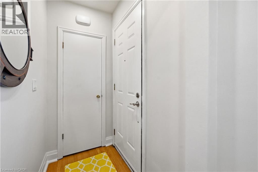 18 Ipswich Place, Hamilton, Ontario  L8K 3E7 - Photo 4 - 40852054