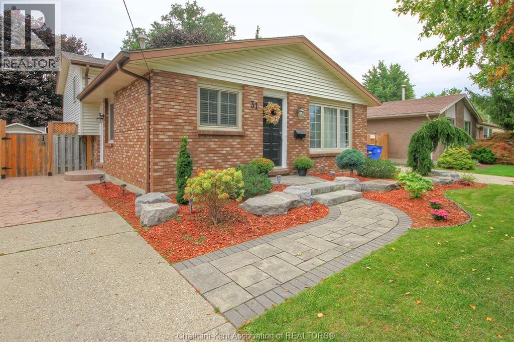 31 St. Anthony Street, Chatham, Ontario  N7M 3X9 - Photo 4 - 26021584