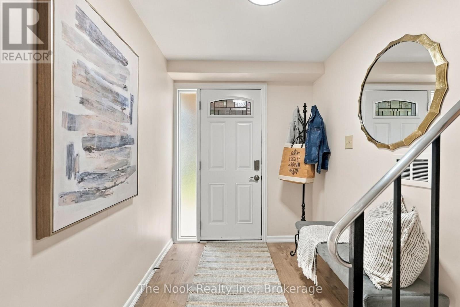 706 Stone Street, Oshawa, Ontario  L1J 1A5 - Photo 4 - E13783566