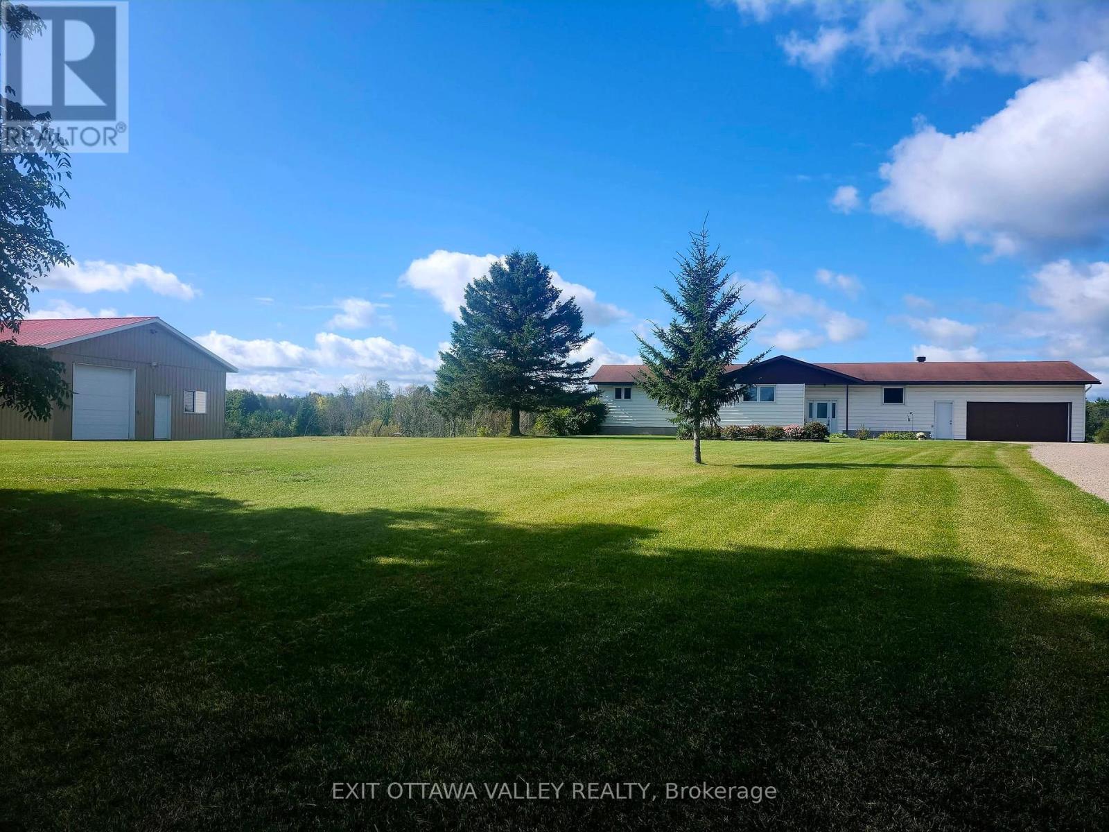 15267 17 Highway, Whitewater Region, Ontario  K0J 0A9 - Photo 1 - X13783548