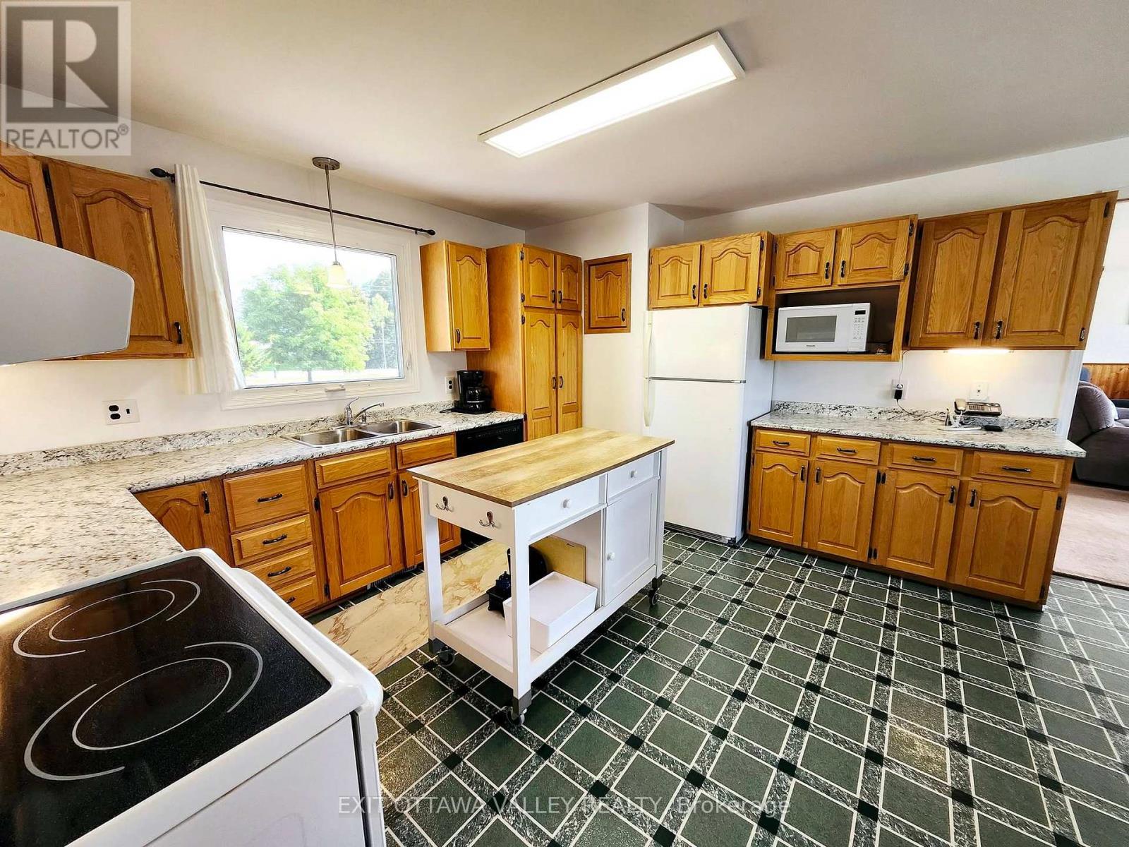 15267 17 Highway, Whitewater Region, Ontario  K0J 0A9 - Photo 15 - X13783548