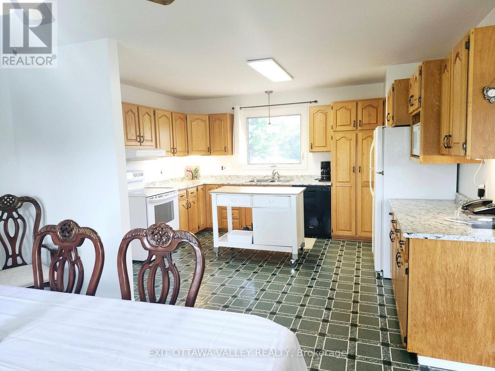15267 17 Highway, Whitewater Region, Ontario  K0J 0A9 - Photo 17 - X13783548