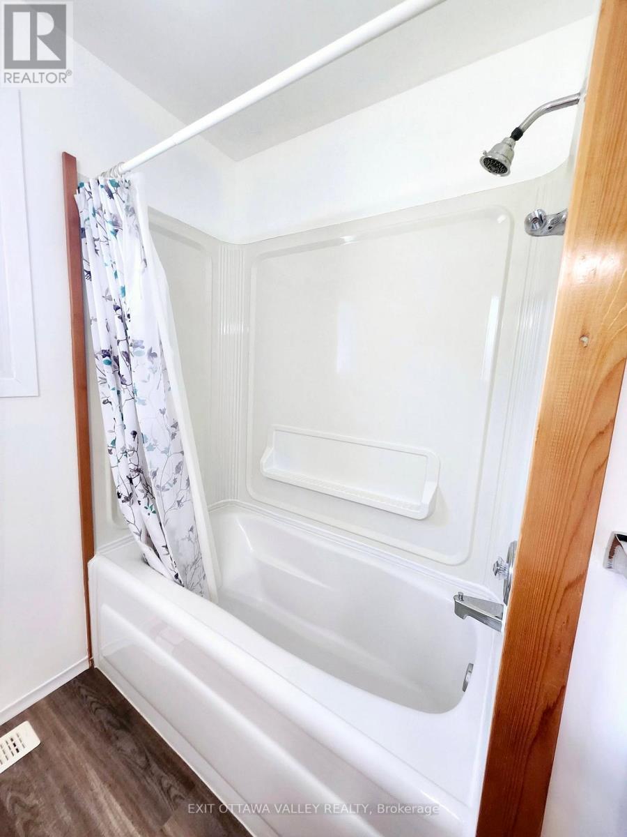 15267 17 Highway, Whitewater Region, Ontario  K0J 0A9 - Photo 28 - X13783548