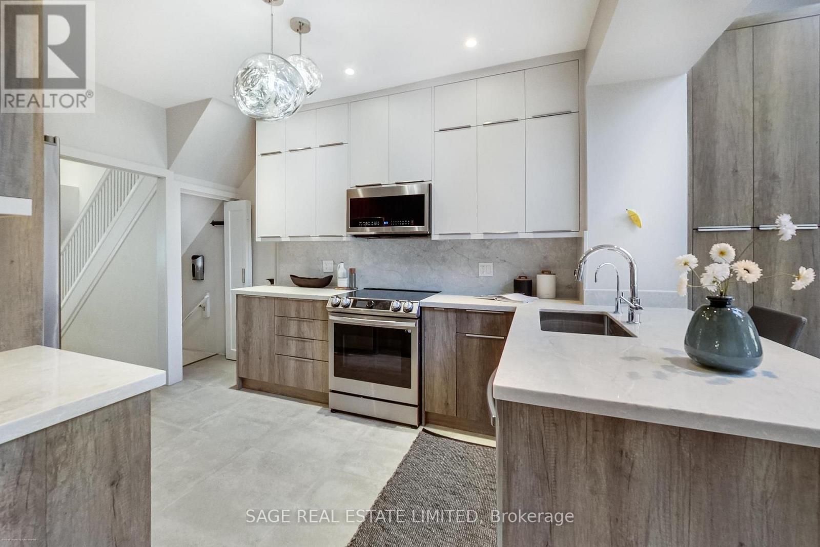 4 Dingwall Avenue, Toronto, Ontario  M4K 1H1 - Photo 14 - E13783568