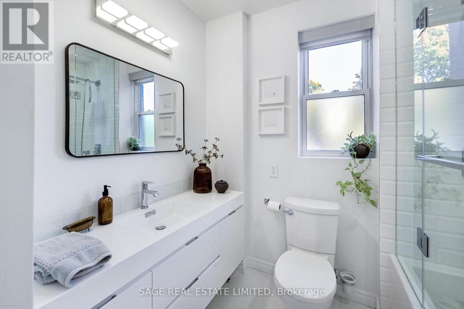 4 Dingwall Avenue, Toronto, Ontario  M4K 1H1 - Photo 21 - E13783568