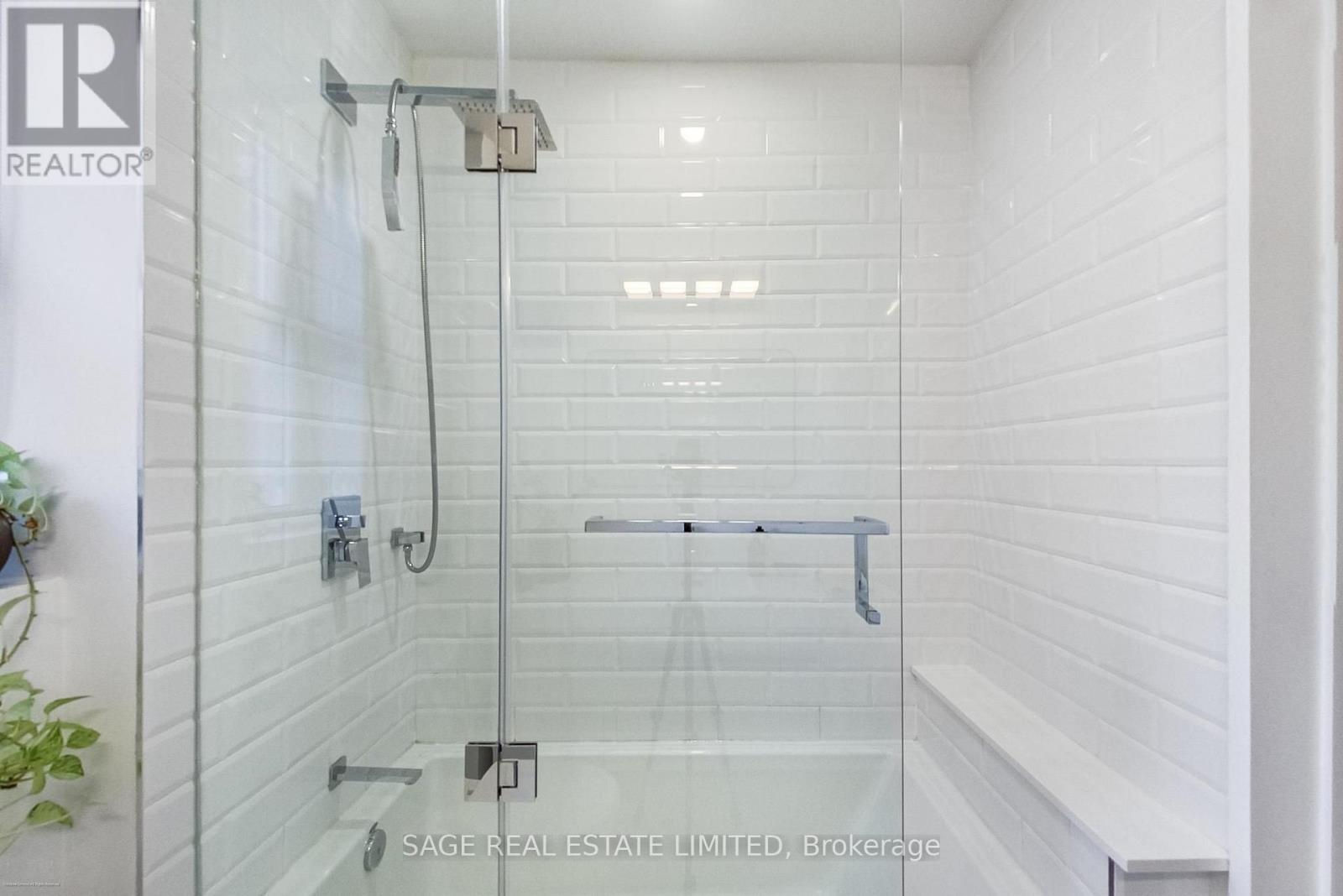 4 Dingwall Avenue, Toronto, Ontario  M4K 1H1 - Photo 22 - E13783568