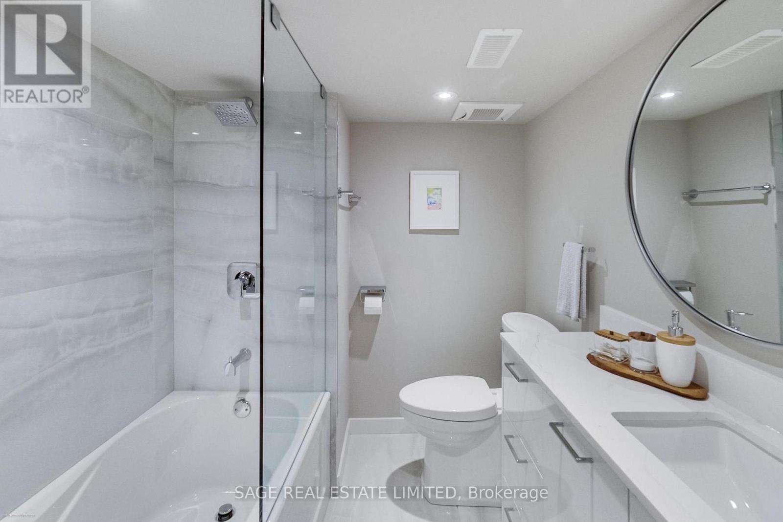 4 Dingwall Avenue, Toronto, Ontario  M4K 1H1 - Photo 37 - E13783568