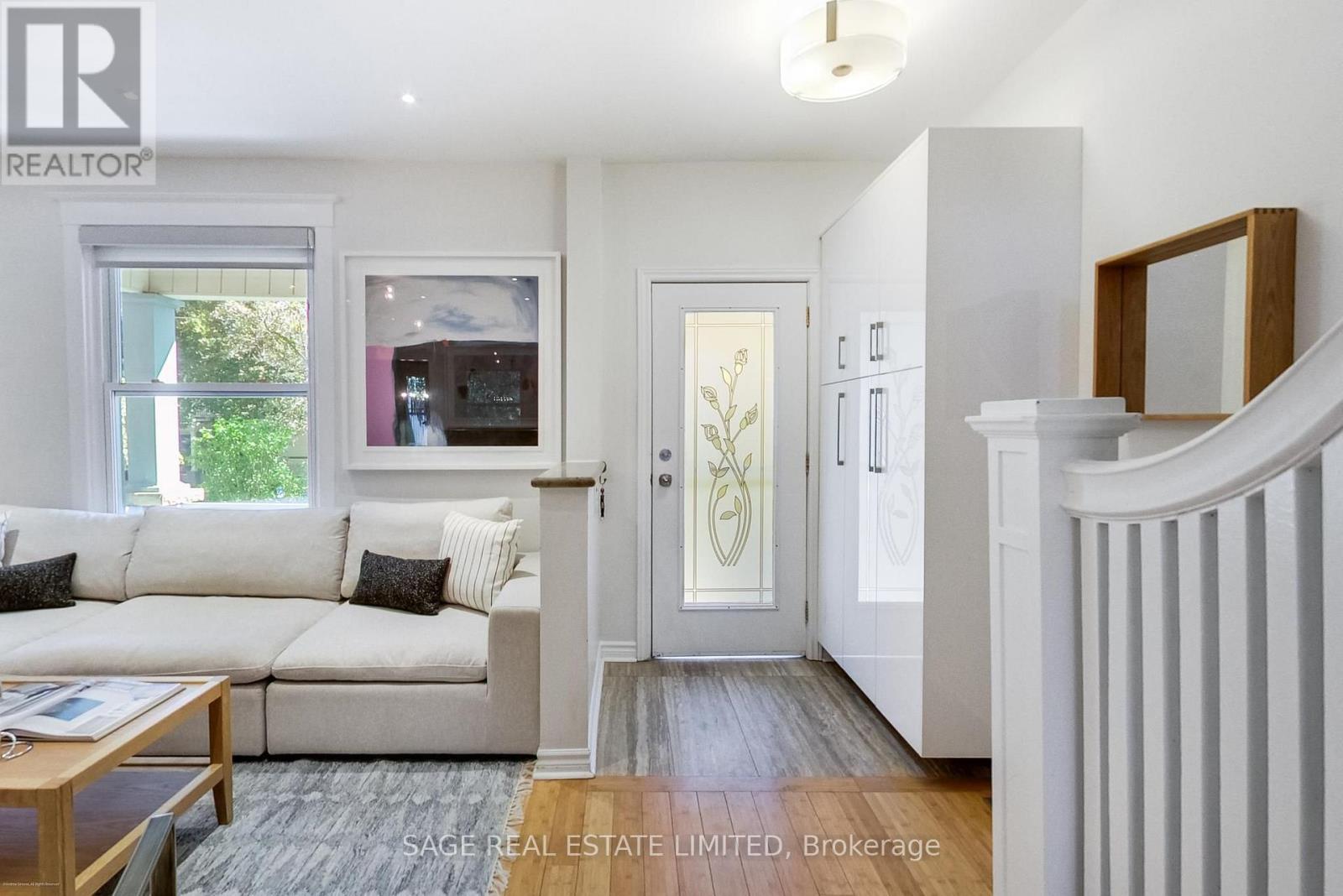 4 Dingwall Avenue, Toronto, Ontario  M4K 1H1 - Photo 5 - E13783568