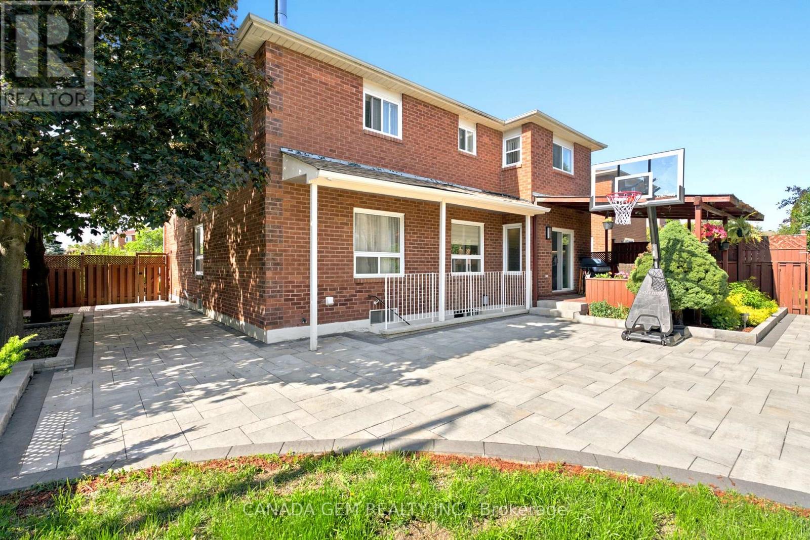 82 Justus Drive, Richmond Hill, Ontario  L4C 0A1 - Photo 4 - N13783580