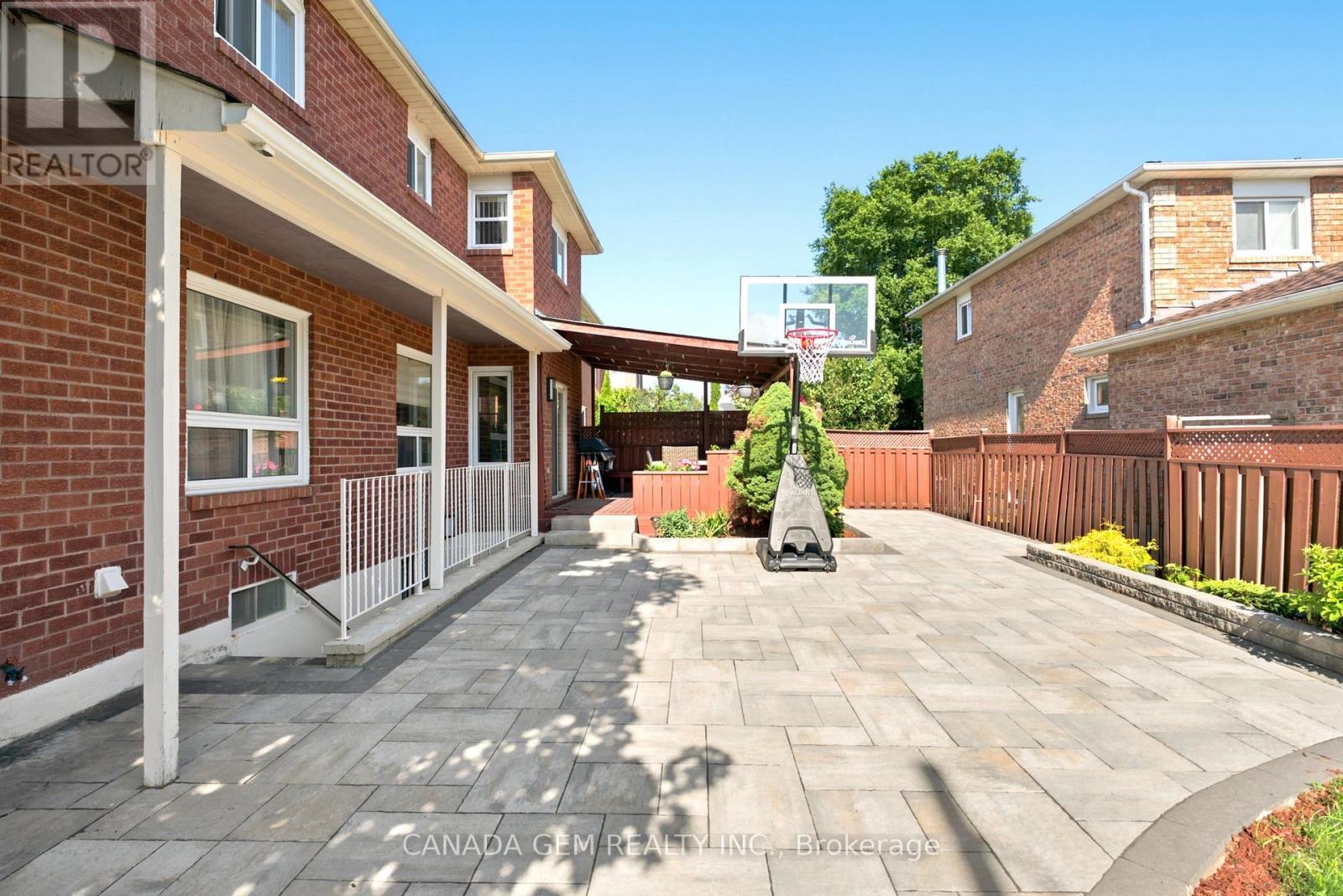 82 Justus Drive, Richmond Hill, Ontario  L4C 0A1 - Photo 7 - N13783580