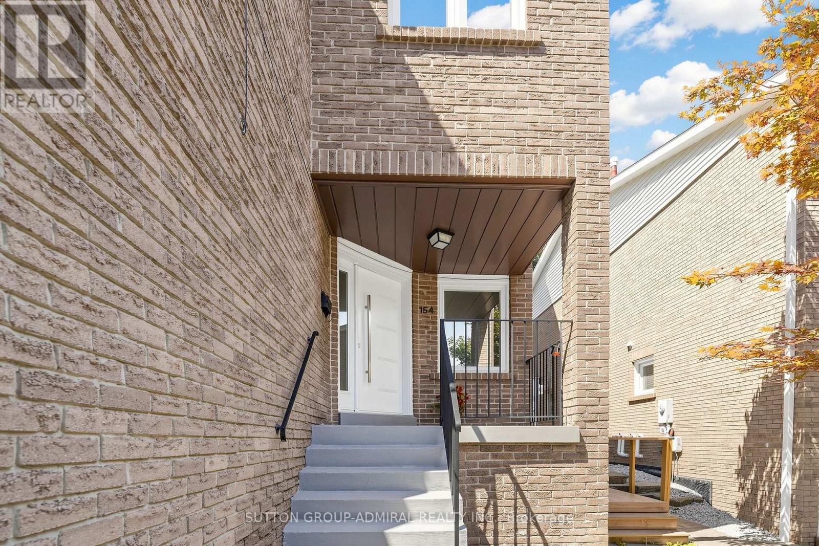 154 Baywood Court, Markham, Ontario  L3T 5W3 - Photo 2 - N13783584