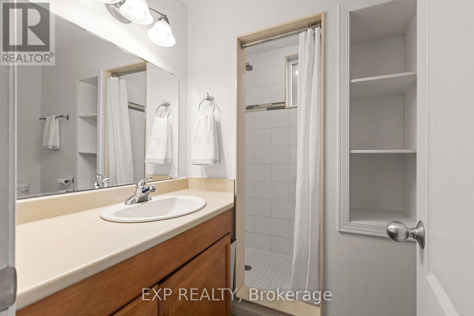 60 Parkdale Road, Toronto, Ontario  M6R 1E2 - Photo 12 - W13783594