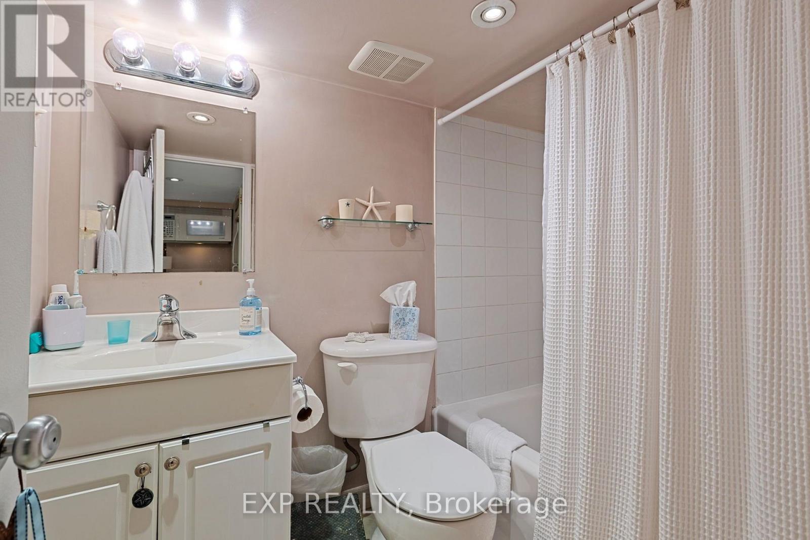 60 Parkdale Road, Toronto, Ontario  M6R 1E2 - Photo 33 - W13783594