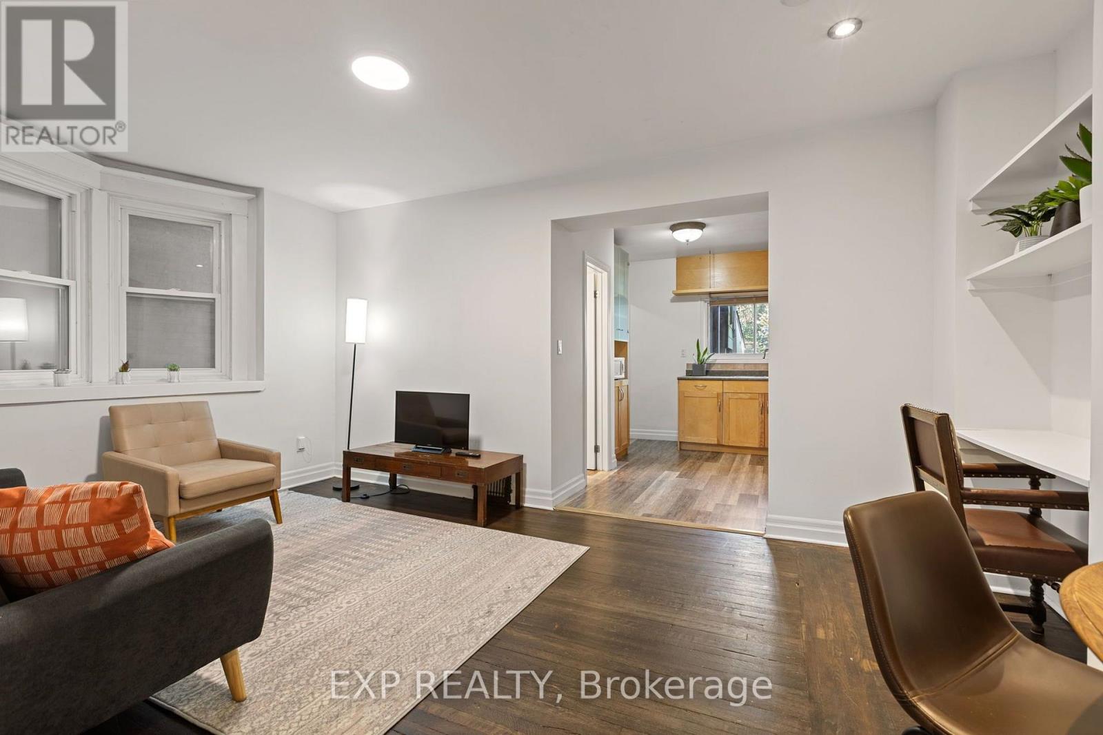 60 Parkdale Road, Toronto, Ontario  M6R 1E2 - Photo 4 - W13783594