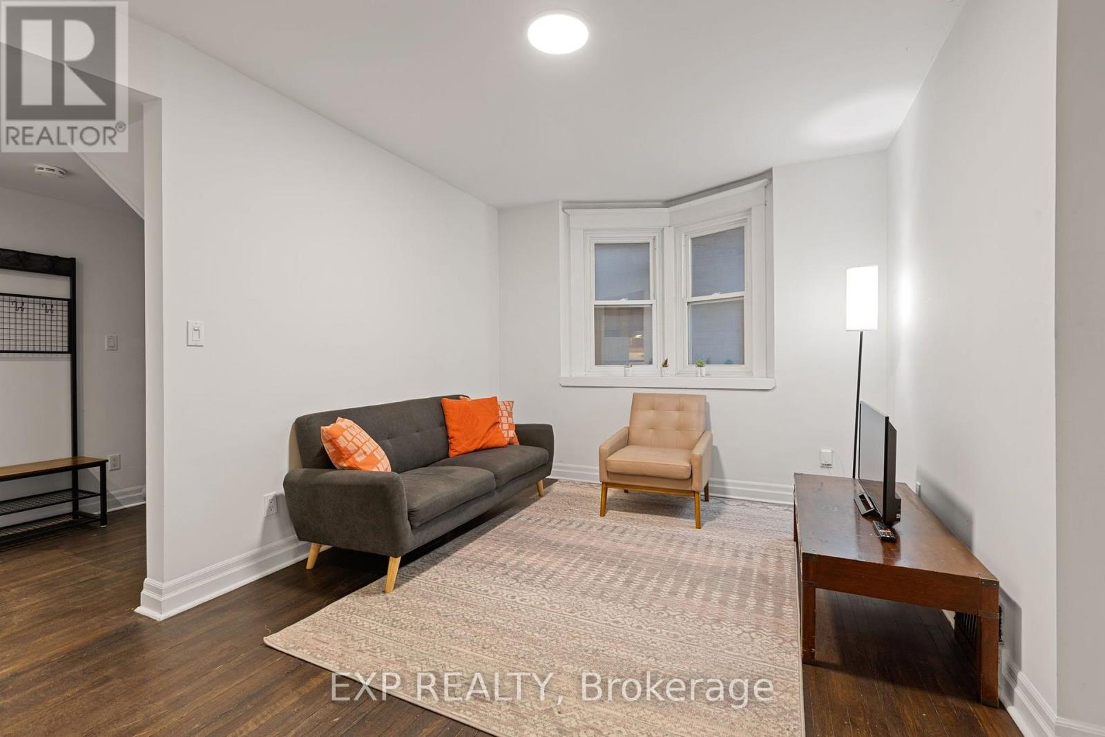 60 Parkdale Road, Toronto, Ontario  M6R 1E2 - Photo 5 - W13783594