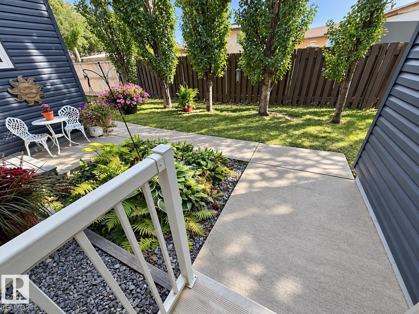 3526 42 St NW, Edmonton, Alberta  T6L 5A1 - Photo 2 - E4508699