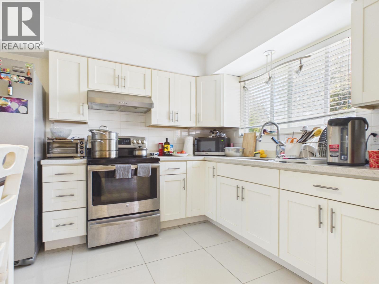 6325 Napier Street, Burnaby, British Columbia  V5B 2B9 - Photo 7 - R3161139