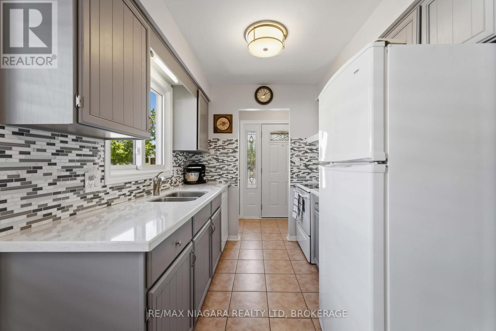 41 Fox Trail Drive, St. Catharines, Ontario  L2S 3T7 - Photo 18 - X13783632