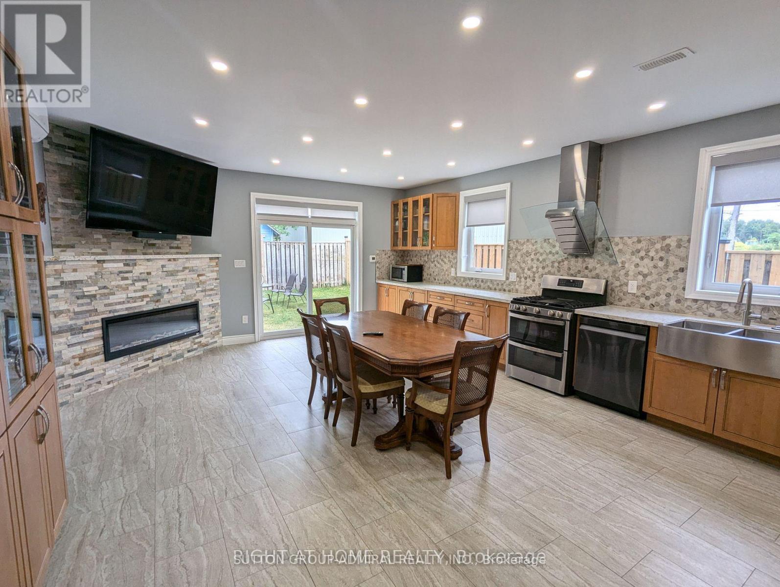 17 Middlebrook Road, Wasaga Beach, Ontario  L9Z 2Y6 - Photo 5 - S13783650