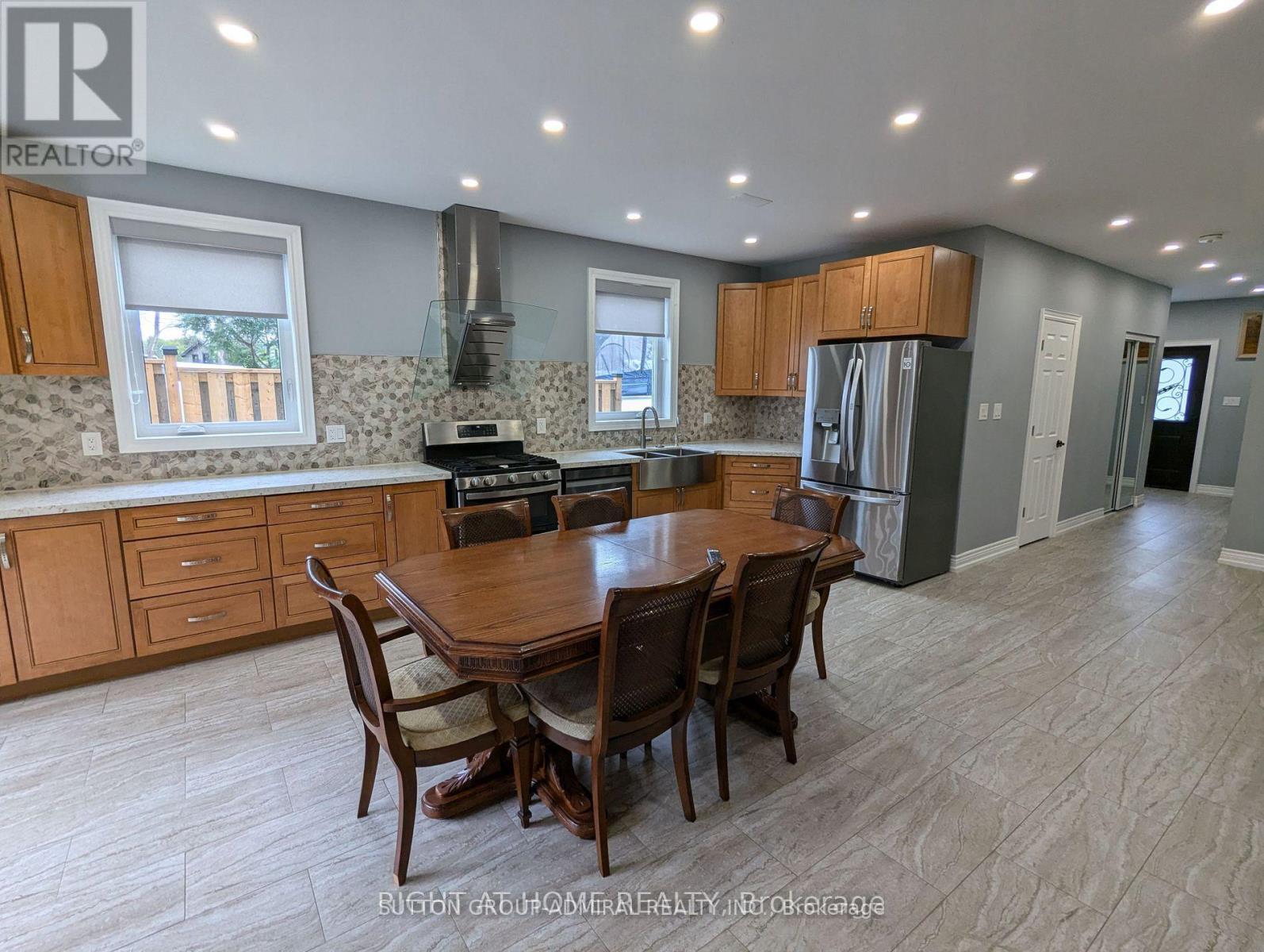 17 Middlebrook Road, Wasaga Beach, Ontario  L9Z 2Y6 - Photo 6 - S13783650