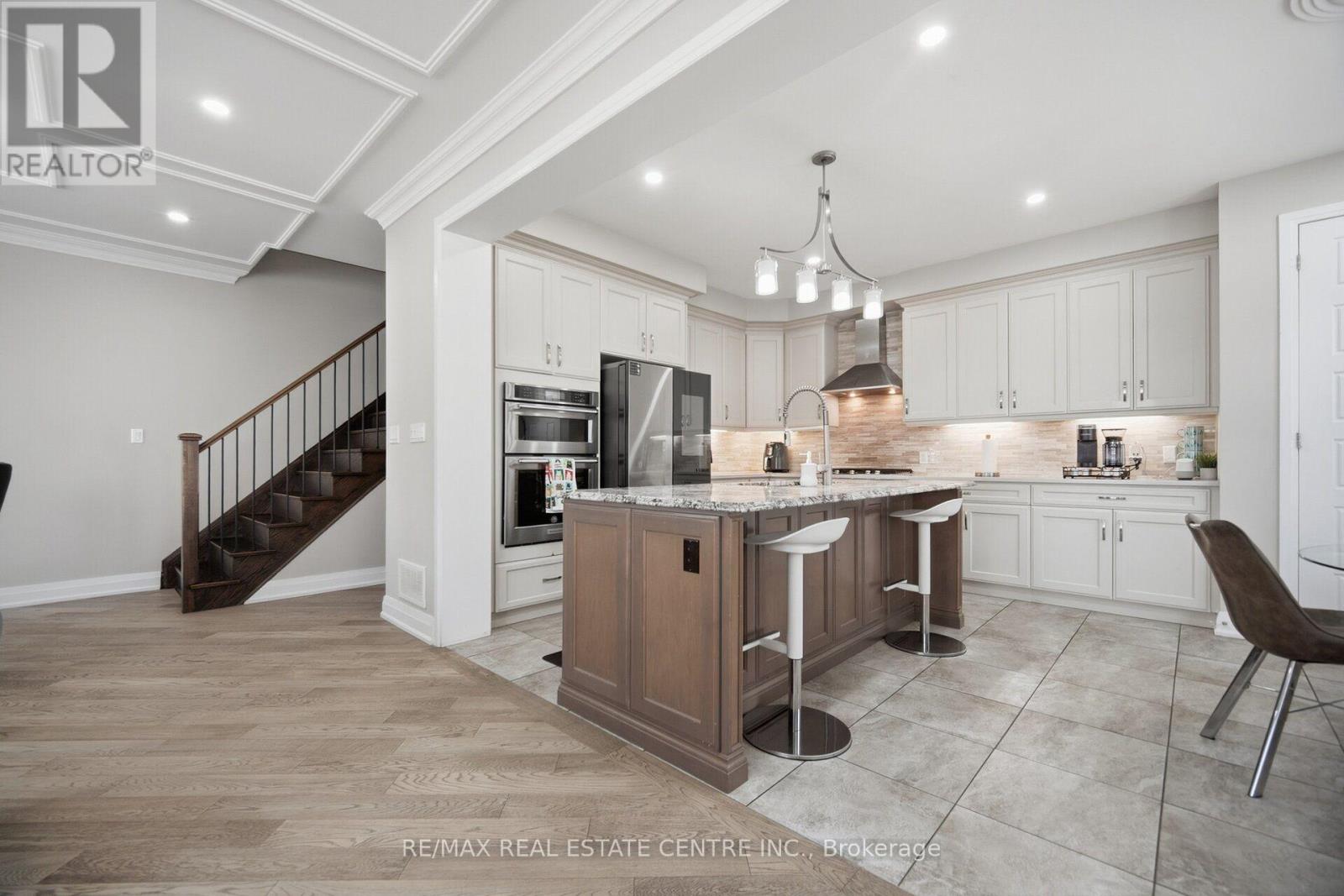 153 Whitlock Avenue, Milton, Ontario  L9E 1G1 - Photo 11 - W13783644