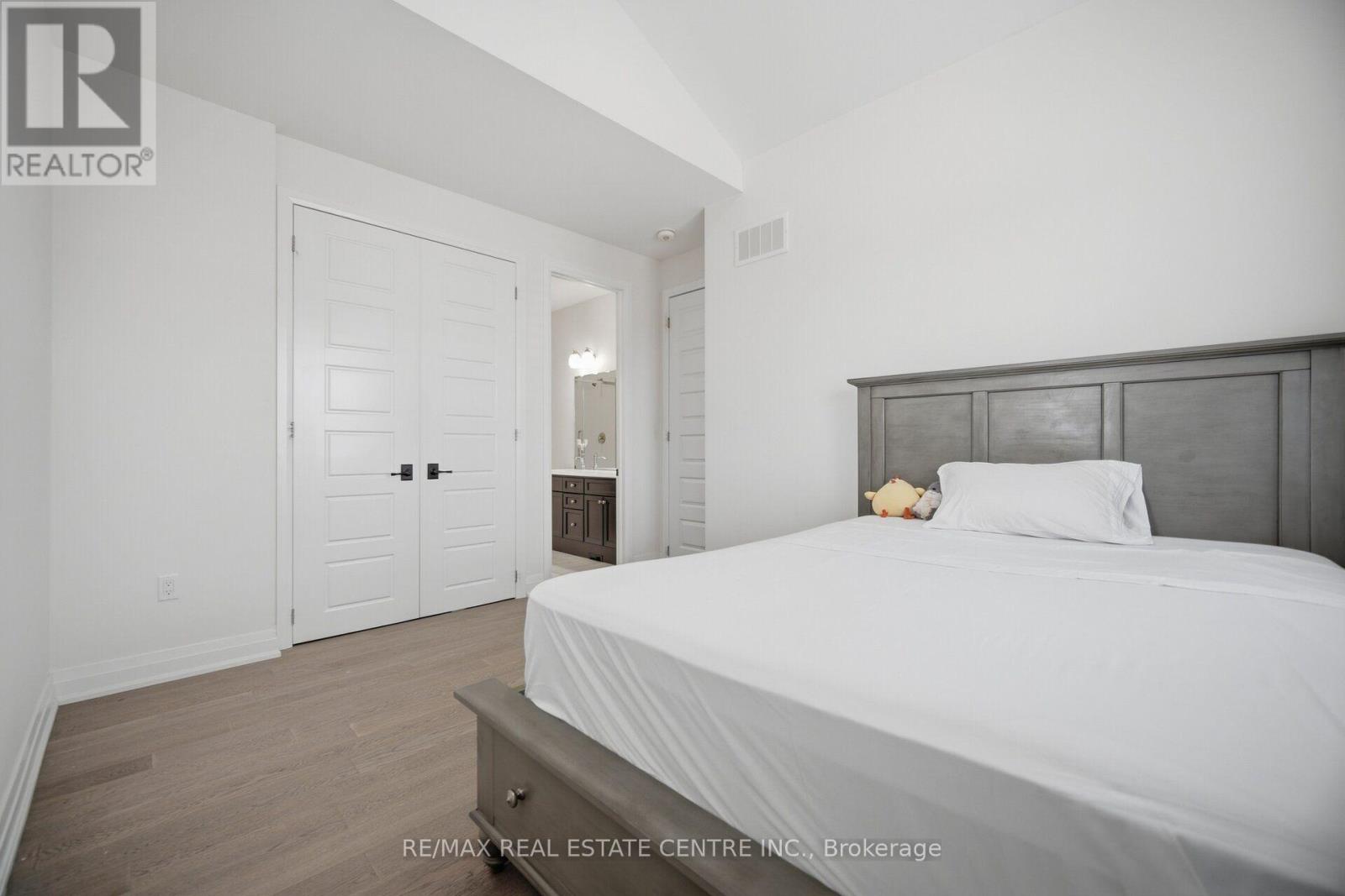 153 Whitlock Avenue, Milton, Ontario  L9E 1G1 - Photo 26 - W13783644