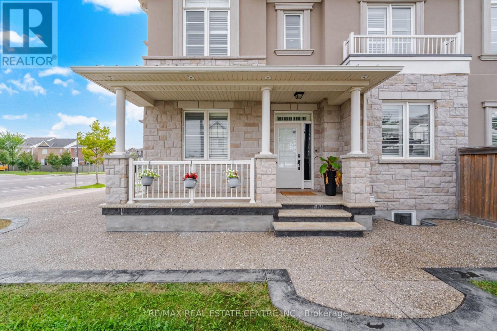 153 Whitlock Avenue, Milton, Ontario  L9E 1G1 - Photo 3 - W13783644