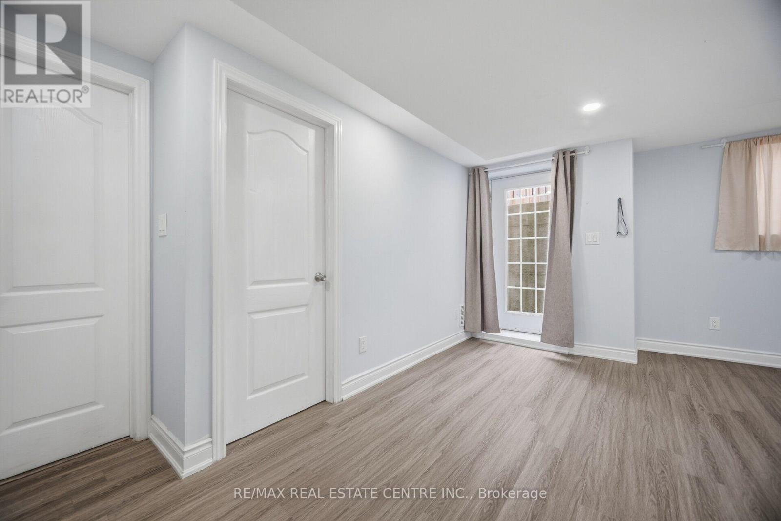 153 Whitlock Avenue, Milton, Ontario  L9E 1G1 - Photo 32 - W13783644