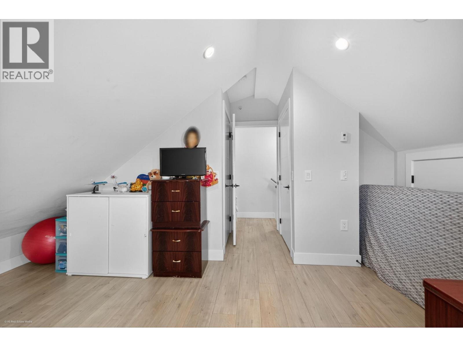 6749 Knight Street, Vancouver, British Columbia  V5P 2W4 - Photo 25 - R3131809