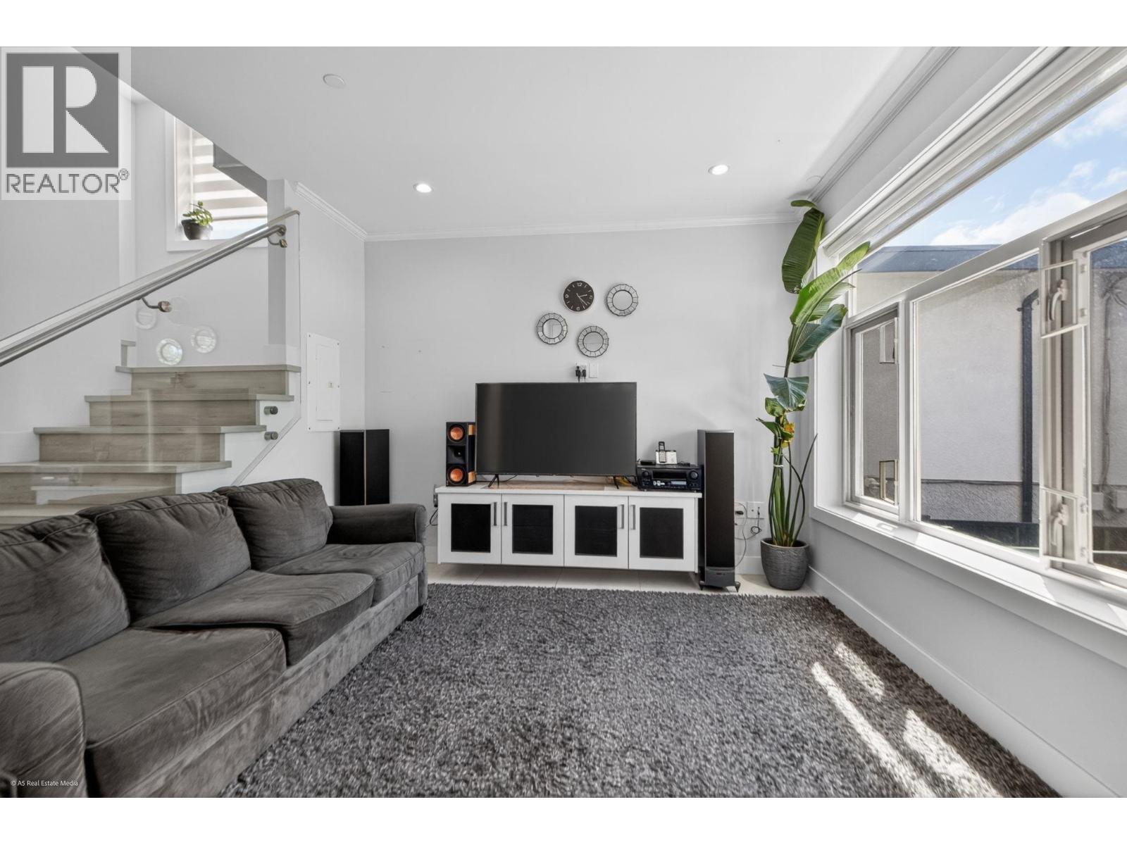 6749 Knight Street, Vancouver, British Columbia  V5P 2W4 - Photo 4 - R3131809