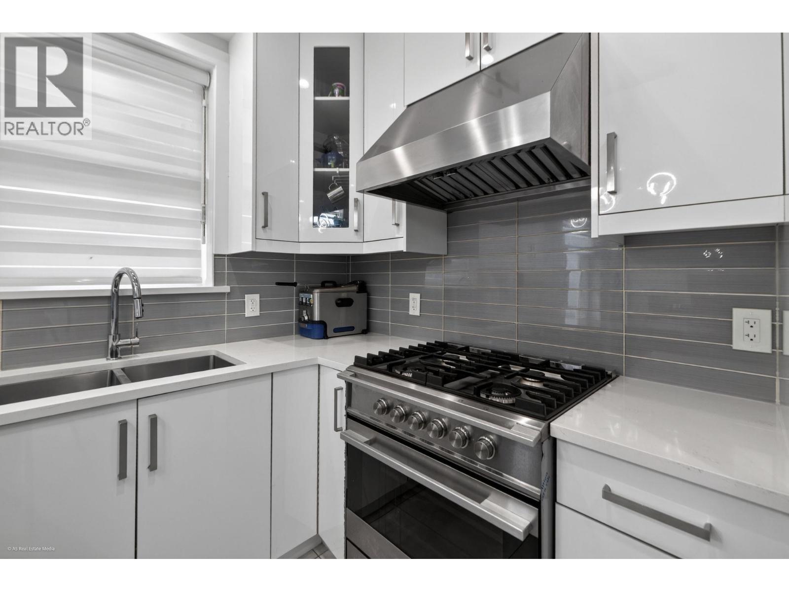 6749 Knight Street, Vancouver, British Columbia  V5P 2W4 - Photo 9 - R3131809