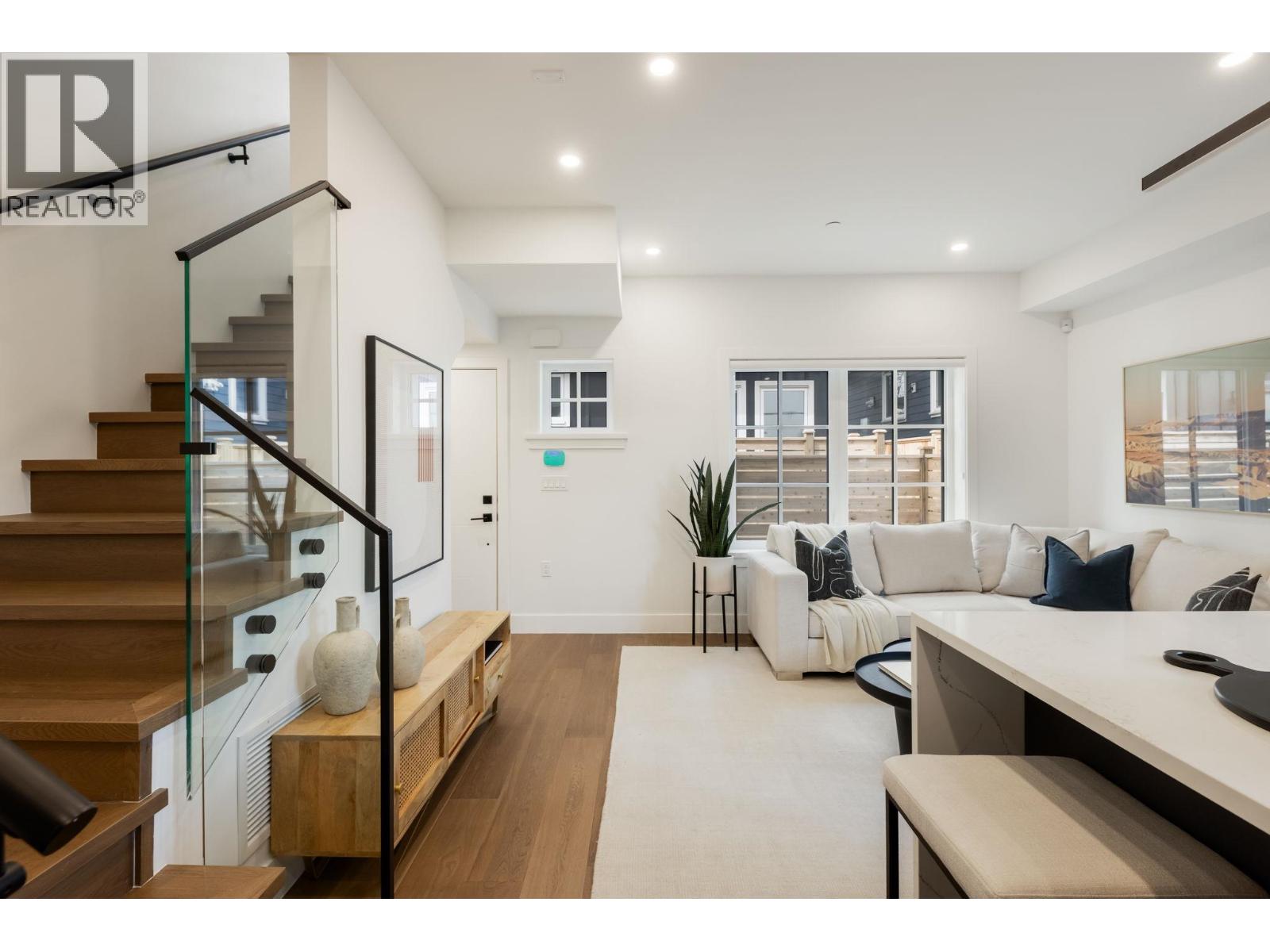 1 552 Kaslo Street, Vancouver, British Columbia  V5K 3Z2 - Photo 3 - R3162155
