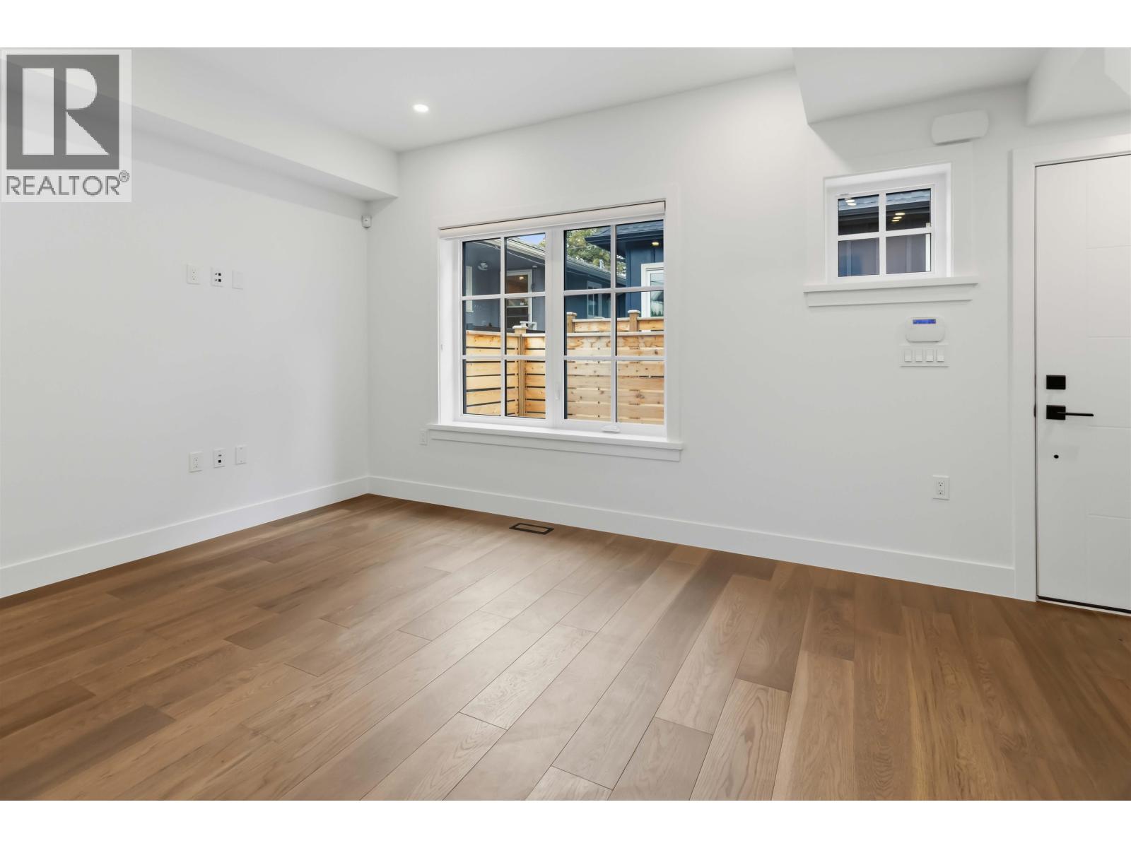 2 552 Kaslo Street, Vancouver, British Columbia V5K 3Z2 - Photo 3 - R3162161