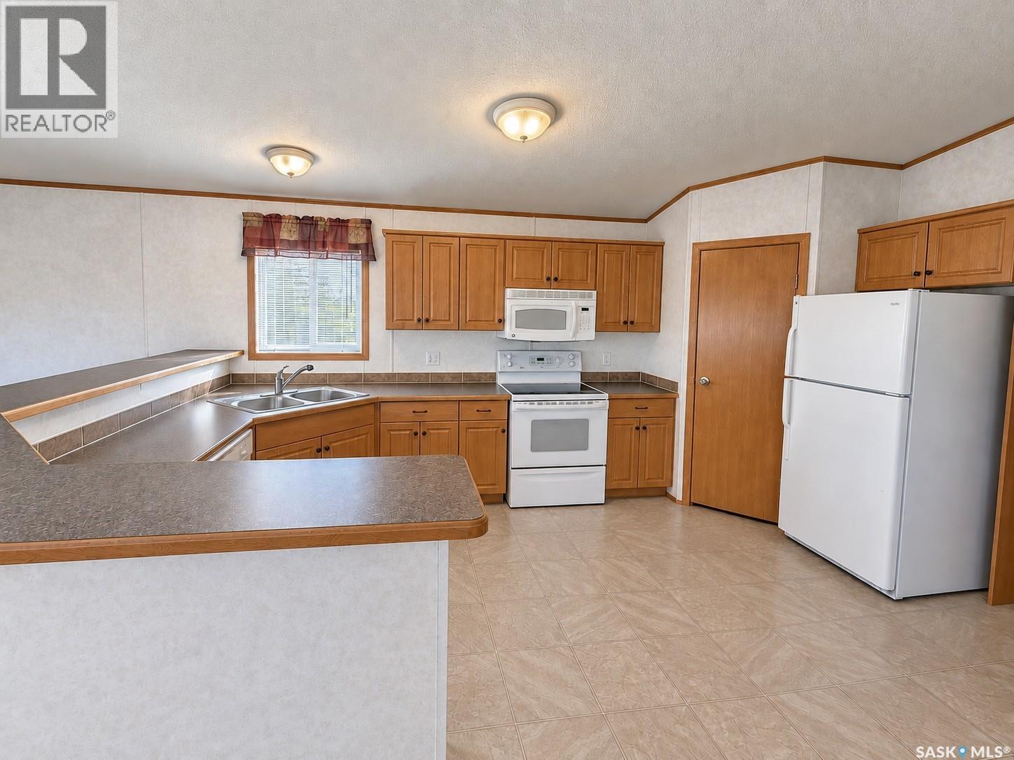 70a Prairie Sun Court, Swift Current, Saskatchewan  S9H 3X6 - Photo 12 - SK048348